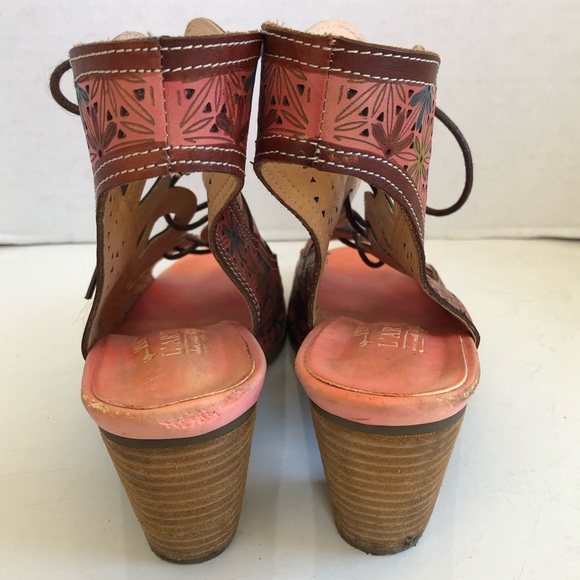 Beautiful L’Artiste spring step pink heeled flower sandals - Picture 9 of 15